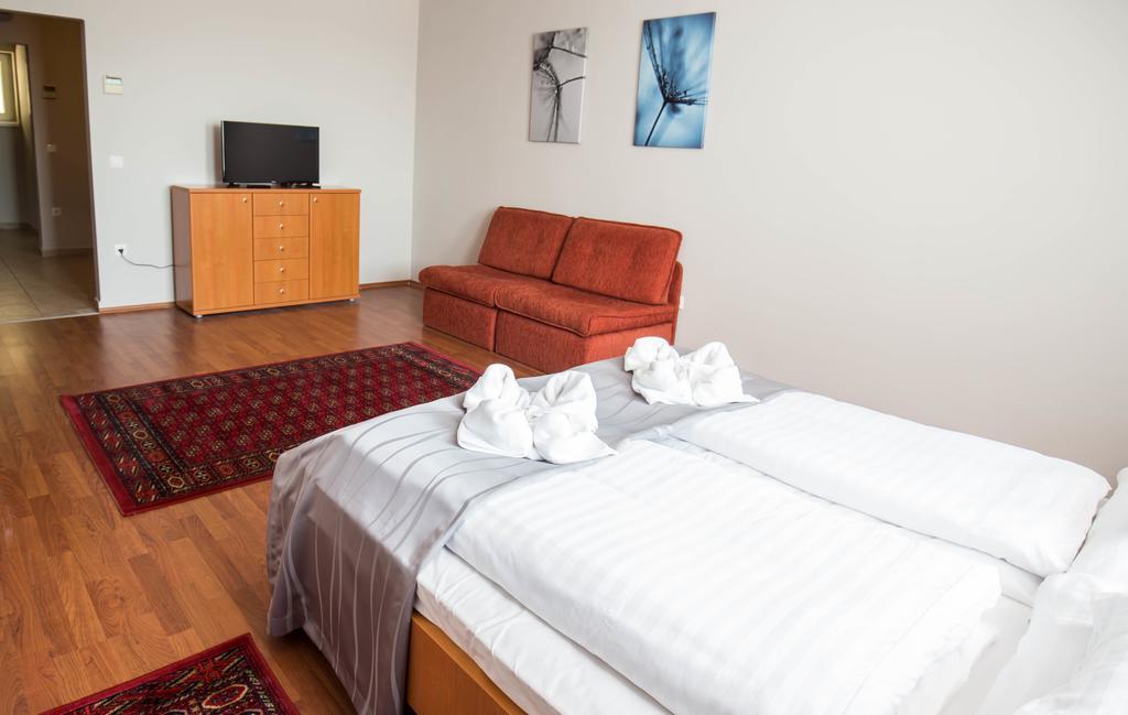 Salt Hill Apartmanok Egerszalok Bagian luar foto